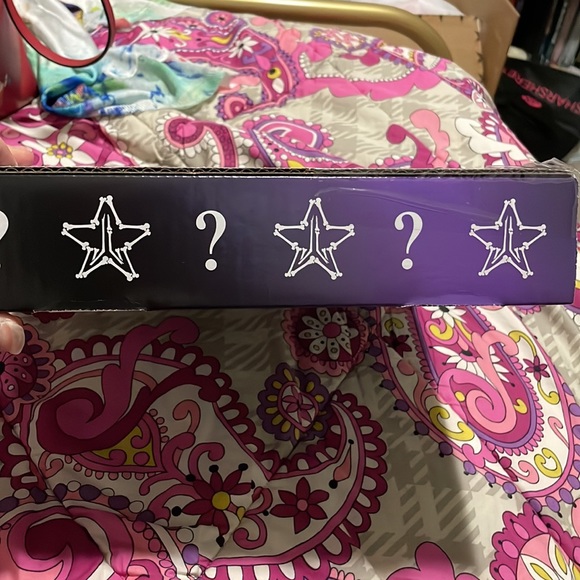BNIB Jeffree Star Cosmetics Halloween Mystery Box! - Picture 2 of 4